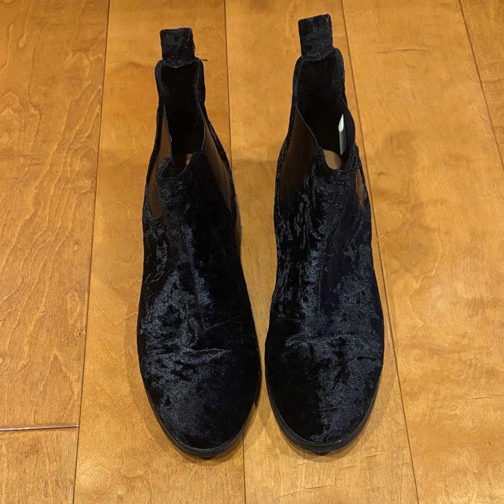 Tom’s velvet ankle boots